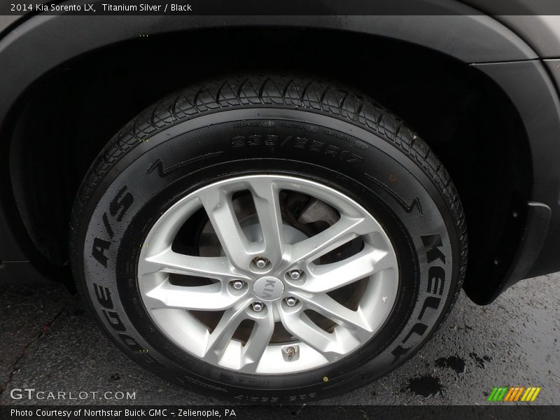 Titanium Silver / Black 2014 Kia Sorento LX