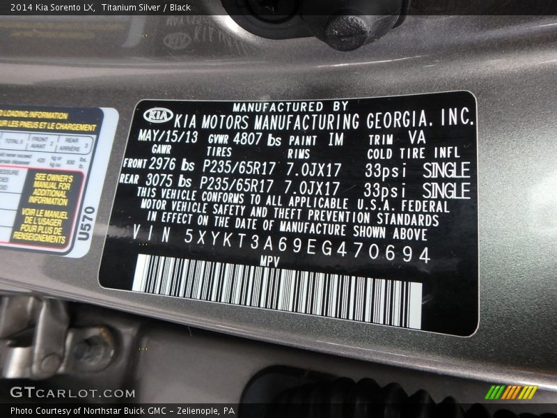 Titanium Silver / Black 2014 Kia Sorento LX