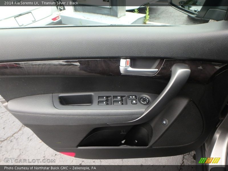 Titanium Silver / Black 2014 Kia Sorento LX
