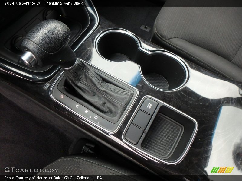 Titanium Silver / Black 2014 Kia Sorento LX