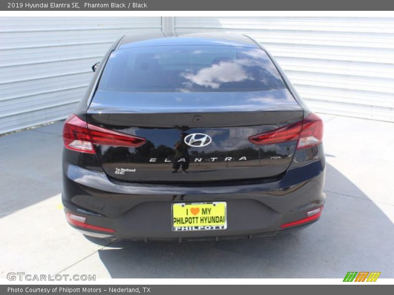 Phantom Black / Black 2019 Hyundai Elantra SE