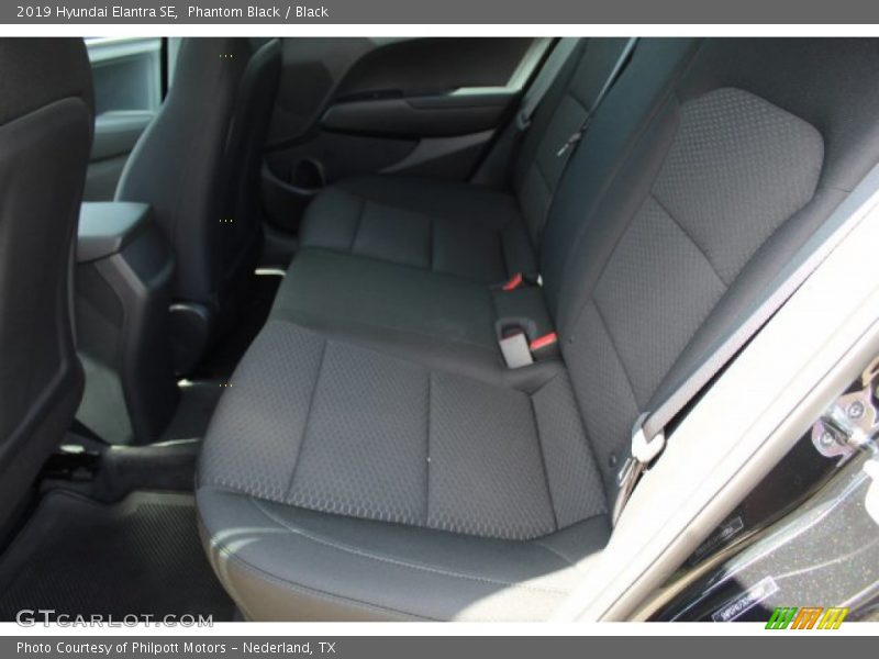 Phantom Black / Black 2019 Hyundai Elantra SE