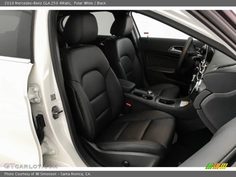 Polar White / Black 2019 Mercedes-Benz GLA 250 4Matic