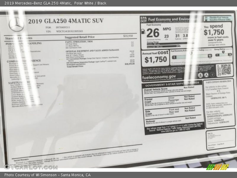 Polar White / Black 2019 Mercedes-Benz GLA 250 4Matic