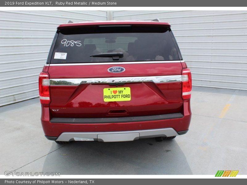 Ruby Red Metallic / Medium Stone 2019 Ford Expedition XLT