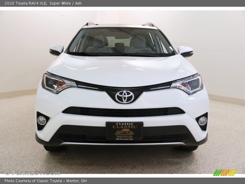 Super White / Ash 2016 Toyota RAV4 XLE