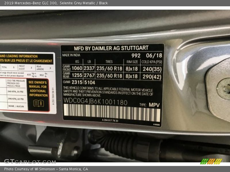 Selenite Grey Metallic / Black 2019 Mercedes-Benz GLC 300