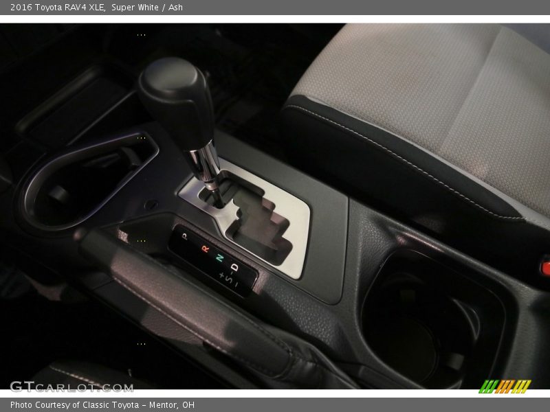 Super White / Ash 2016 Toyota RAV4 XLE