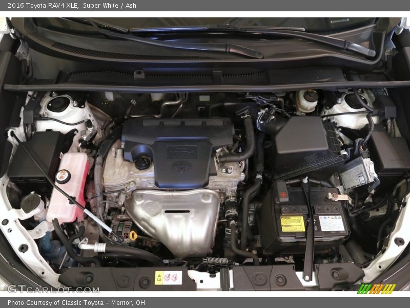 Super White / Ash 2016 Toyota RAV4 XLE