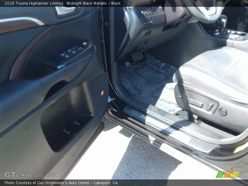 Midnight Black Metallic / Black 2016 Toyota Highlander Limited
