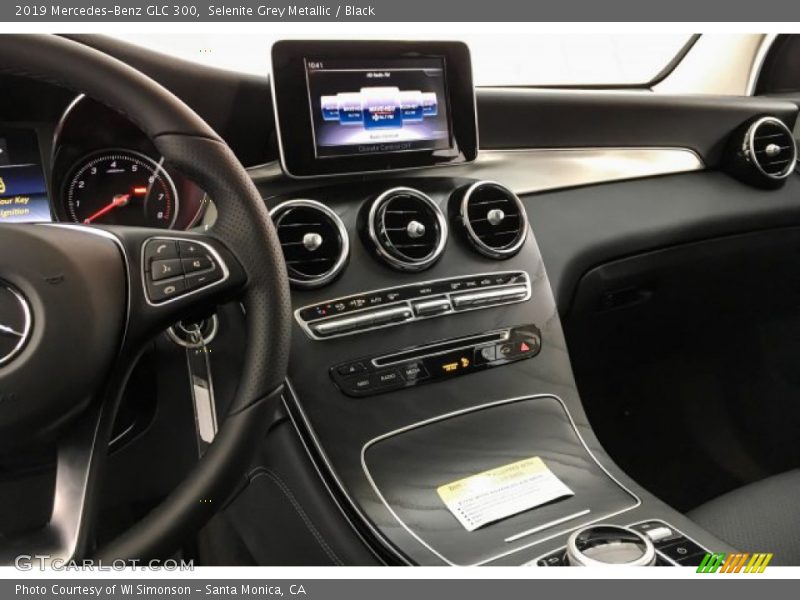 Selenite Grey Metallic / Black 2019 Mercedes-Benz GLC 300