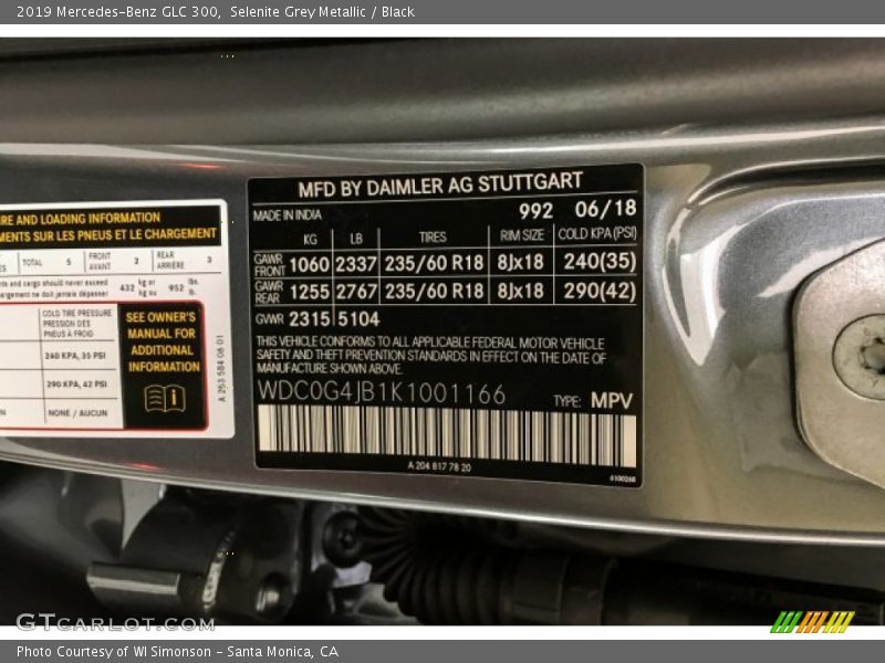 Selenite Grey Metallic / Black 2019 Mercedes-Benz GLC 300