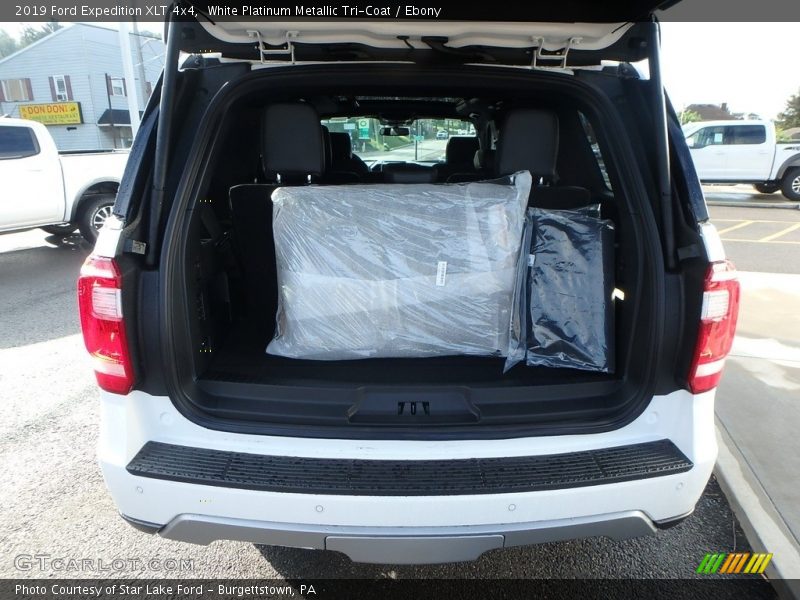 White Platinum Metallic Tri-Coat / Ebony 2019 Ford Expedition XLT 4x4