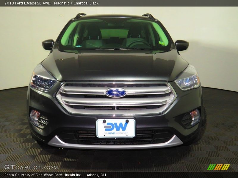 Magnetic / Charcoal Black 2018 Ford Escape SE 4WD