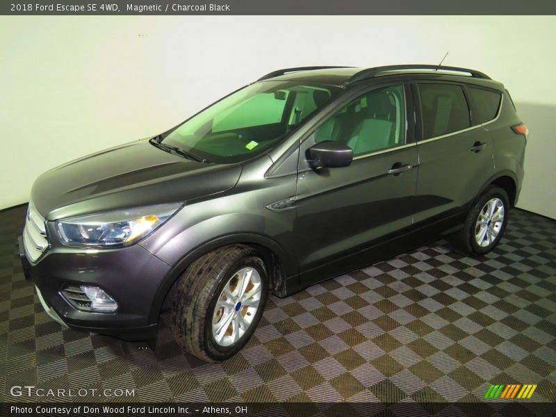 Magnetic / Charcoal Black 2018 Ford Escape SE 4WD