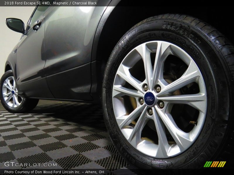 Magnetic / Charcoal Black 2018 Ford Escape SE 4WD