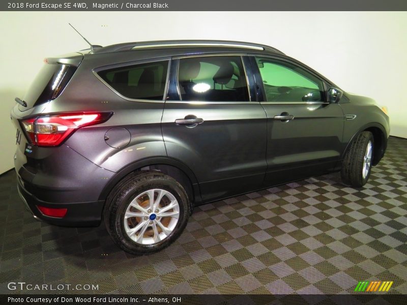 Magnetic / Charcoal Black 2018 Ford Escape SE 4WD