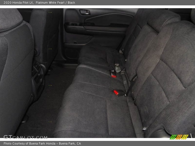 Platinum White Pearl / Black 2020 Honda Pilot LX