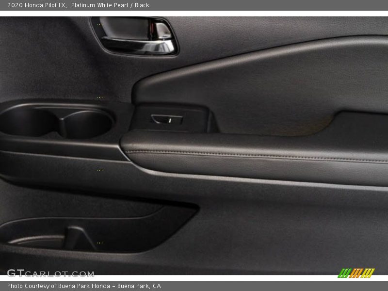 Platinum White Pearl / Black 2020 Honda Pilot LX