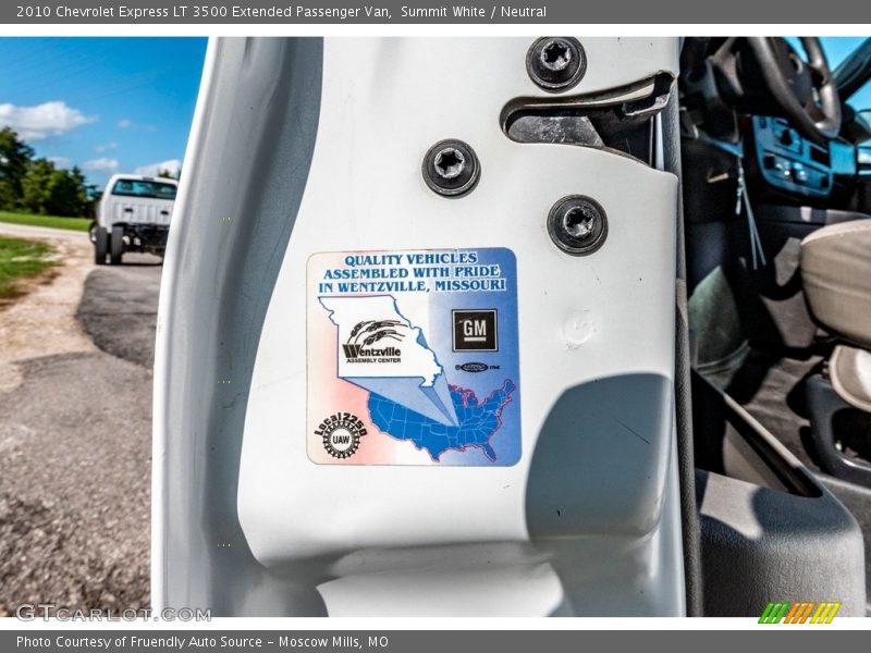 Summit White / Neutral 2010 Chevrolet Express LT 3500 Extended Passenger Van