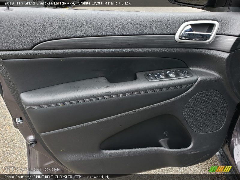 Granite Crystal Metallic / Black 2019 Jeep Grand Cherokee Laredo 4x4