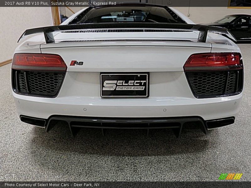 Suzuka Gray Metallic / Express Red 2017 Audi R8 V10 Plus