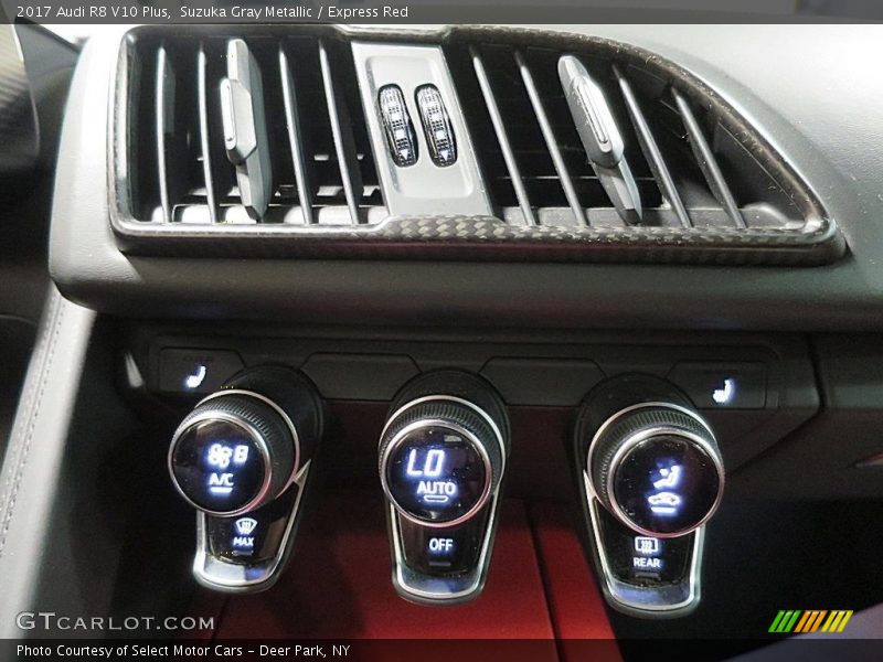 Dashboard of 2017 R8 V10 Plus