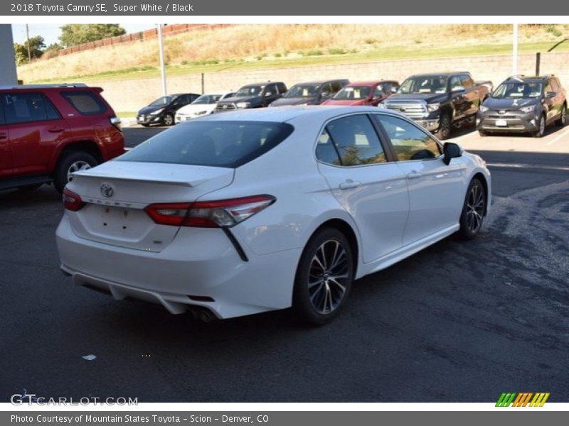 Super White / Black 2018 Toyota Camry SE