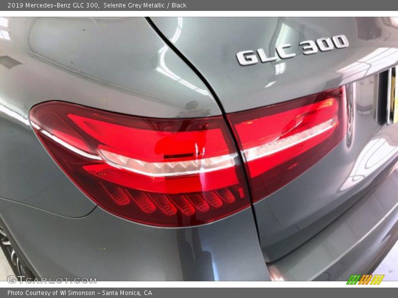 Selenite Grey Metallic / Black 2019 Mercedes-Benz GLC 300
