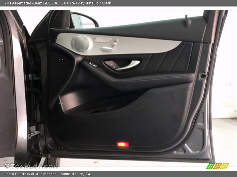 Selenite Grey Metallic / Black 2019 Mercedes-Benz GLC 300