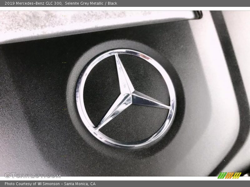 Selenite Grey Metallic / Black 2019 Mercedes-Benz GLC 300