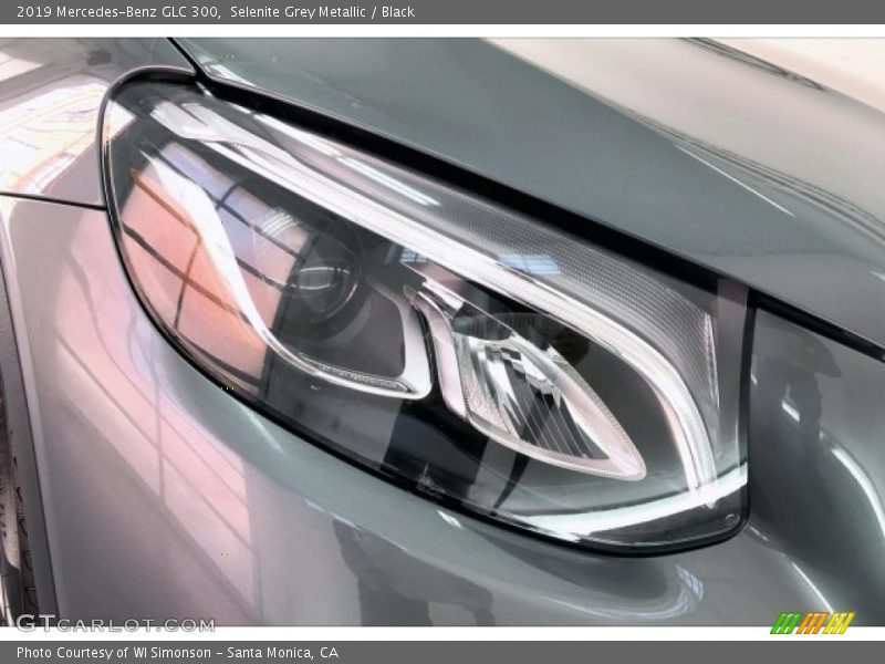 Selenite Grey Metallic / Black 2019 Mercedes-Benz GLC 300