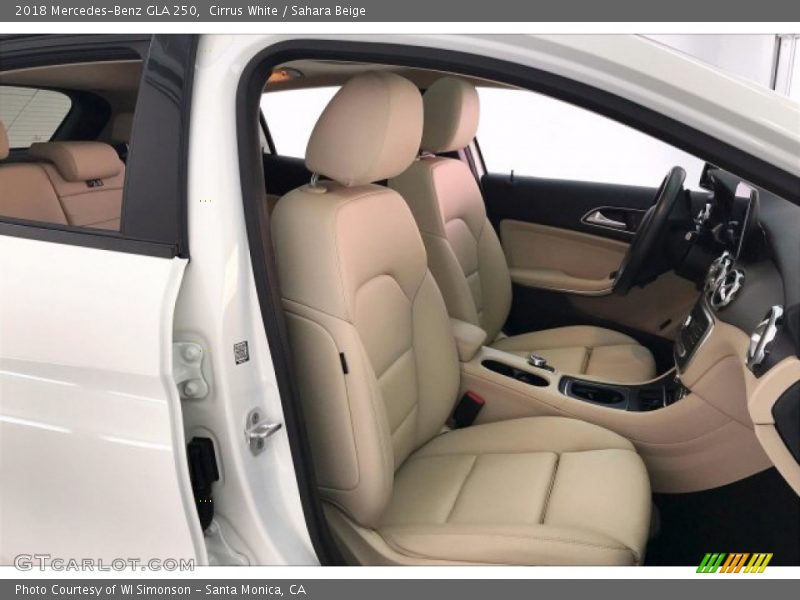 Cirrus White / Sahara Beige 2018 Mercedes-Benz GLA 250