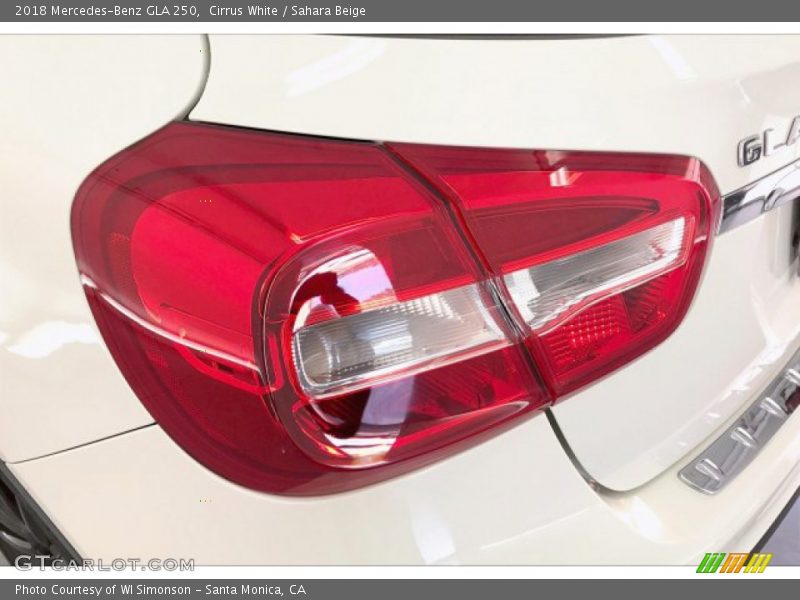 Cirrus White / Sahara Beige 2018 Mercedes-Benz GLA 250