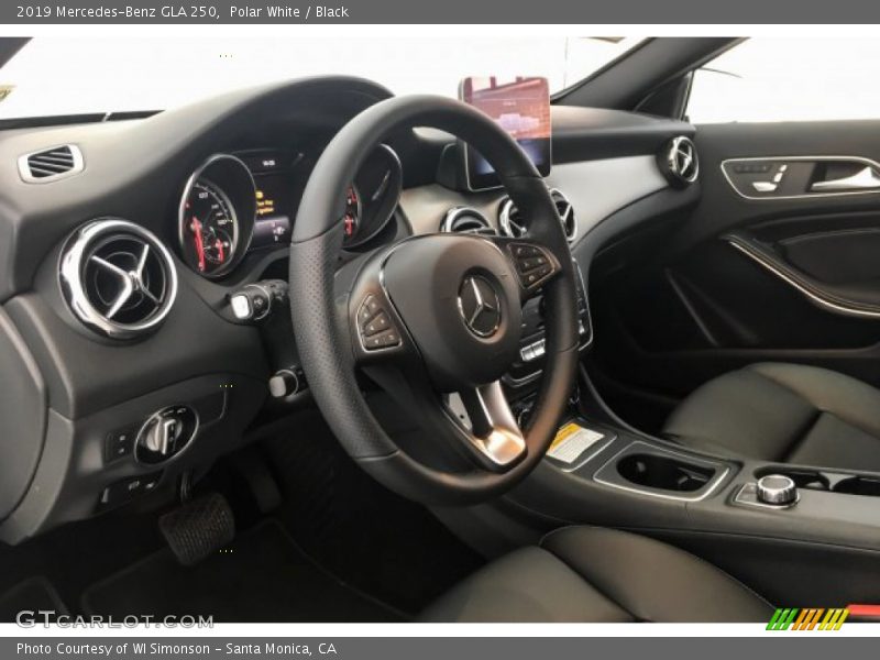 Polar White / Black 2019 Mercedes-Benz GLA 250