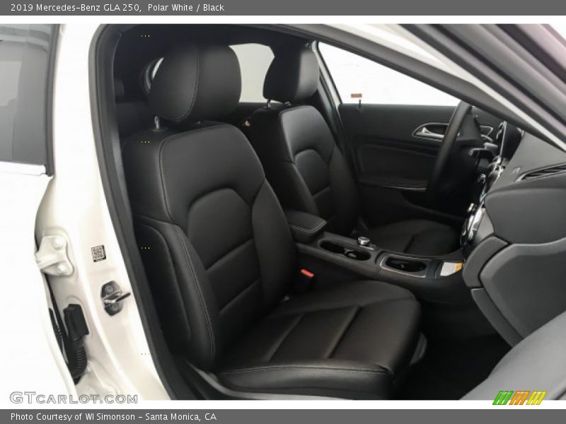 Polar White / Black 2019 Mercedes-Benz GLA 250