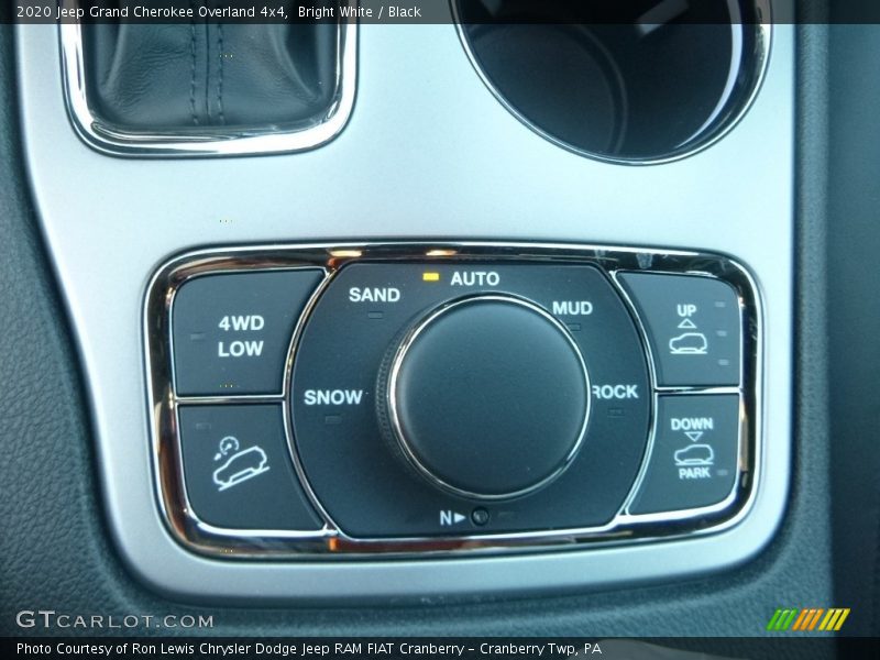 Bright White / Black 2020 Jeep Grand Cherokee Overland 4x4