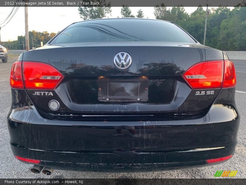 Black / Titan Black 2012 Volkswagen Jetta SE Sedan
