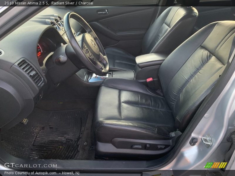 Radiant Silver / Charcoal 2010 Nissan Altima 2.5 S