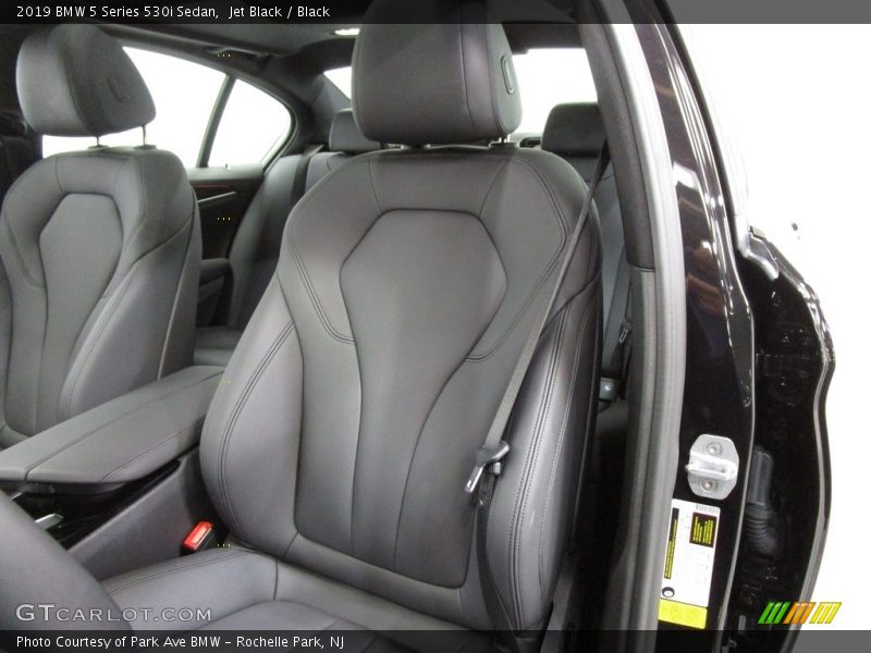 Jet Black / Black 2019 BMW 5 Series 530i Sedan