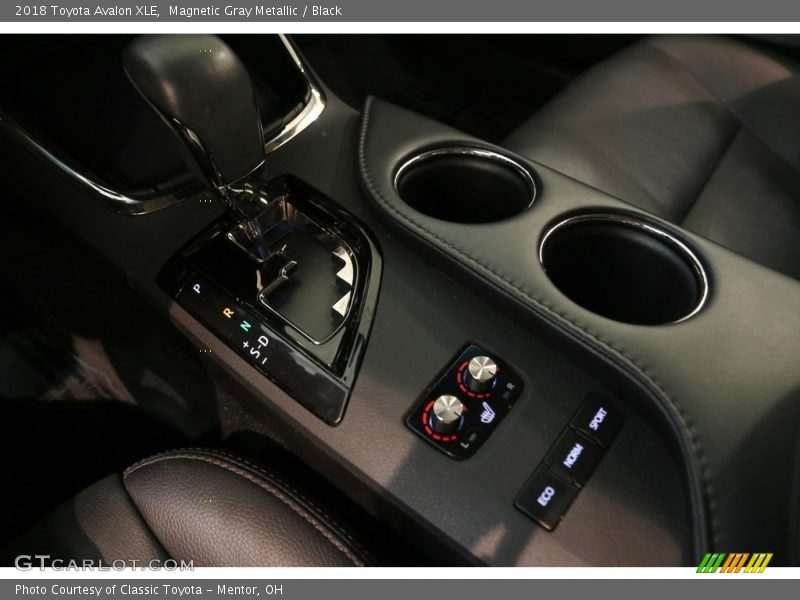 Magnetic Gray Metallic / Black 2018 Toyota Avalon XLE