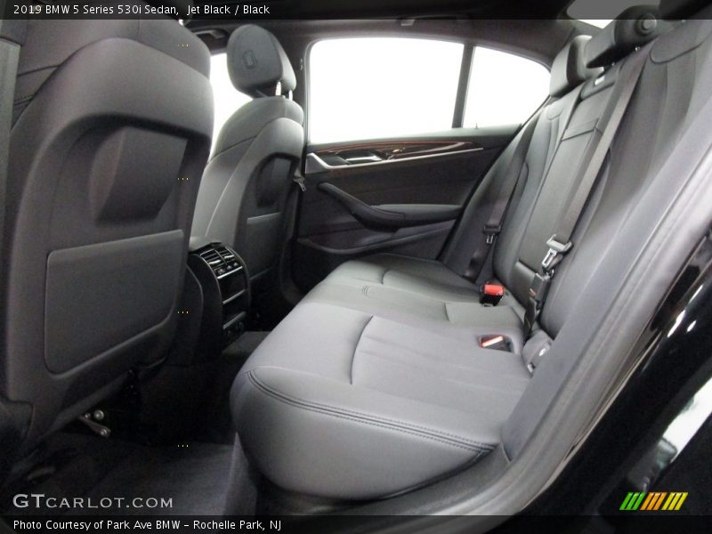 Jet Black / Black 2019 BMW 5 Series 530i Sedan