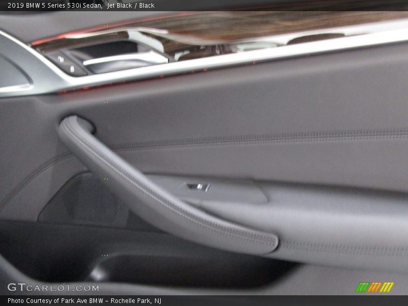 Jet Black / Black 2019 BMW 5 Series 530i Sedan