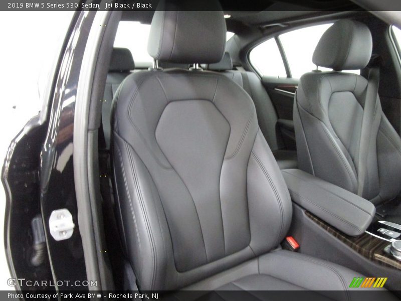 Jet Black / Black 2019 BMW 5 Series 530i Sedan