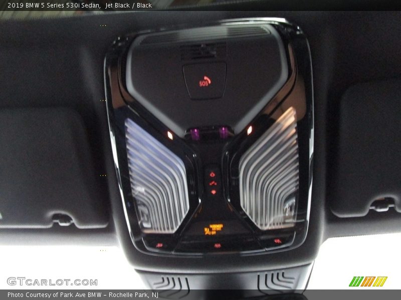 Jet Black / Black 2019 BMW 5 Series 530i Sedan