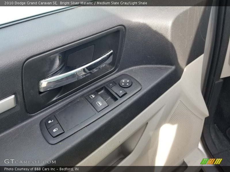 Bright Silver Metallic / Medium Slate Gray/Light Shale 2010 Dodge Grand Caravan SE