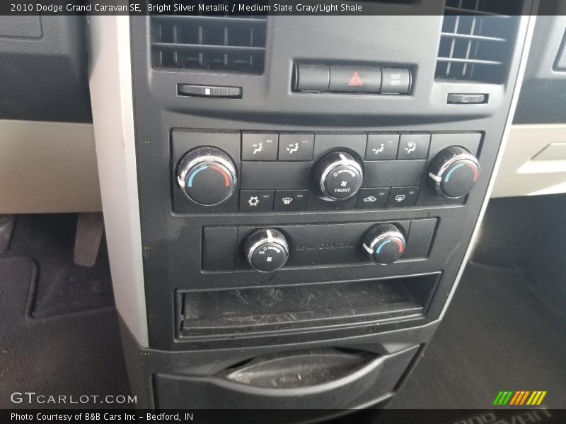 Bright Silver Metallic / Medium Slate Gray/Light Shale 2010 Dodge Grand Caravan SE