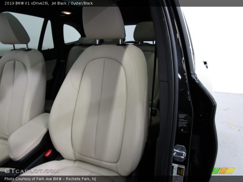 Jet Black / Oyster/Black 2019 BMW X1 xDrive28i