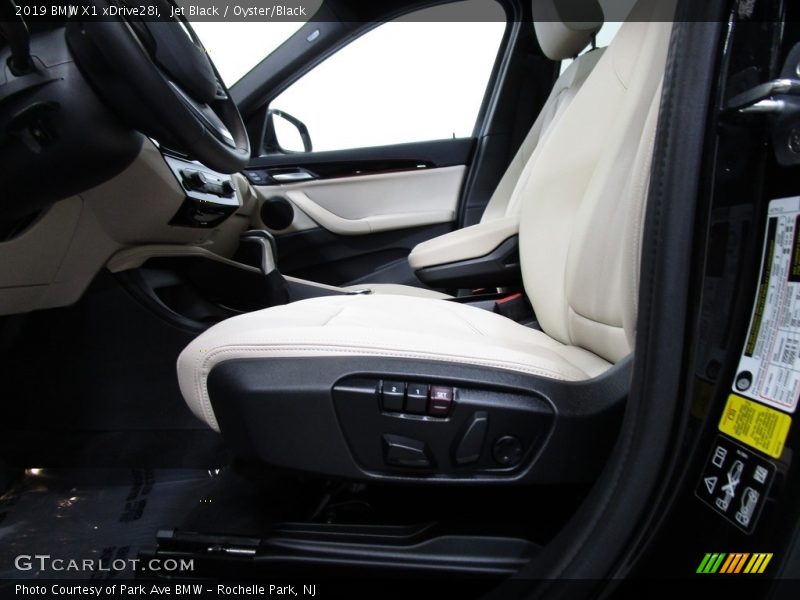 Jet Black / Oyster/Black 2019 BMW X1 xDrive28i