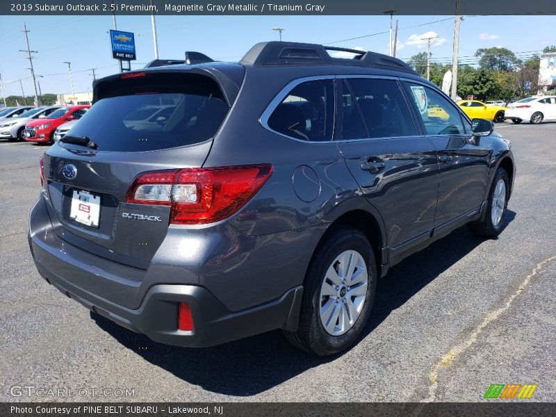 Magnetite Gray Metallic / Titanium Gray 2019 Subaru Outback 2.5i Premium